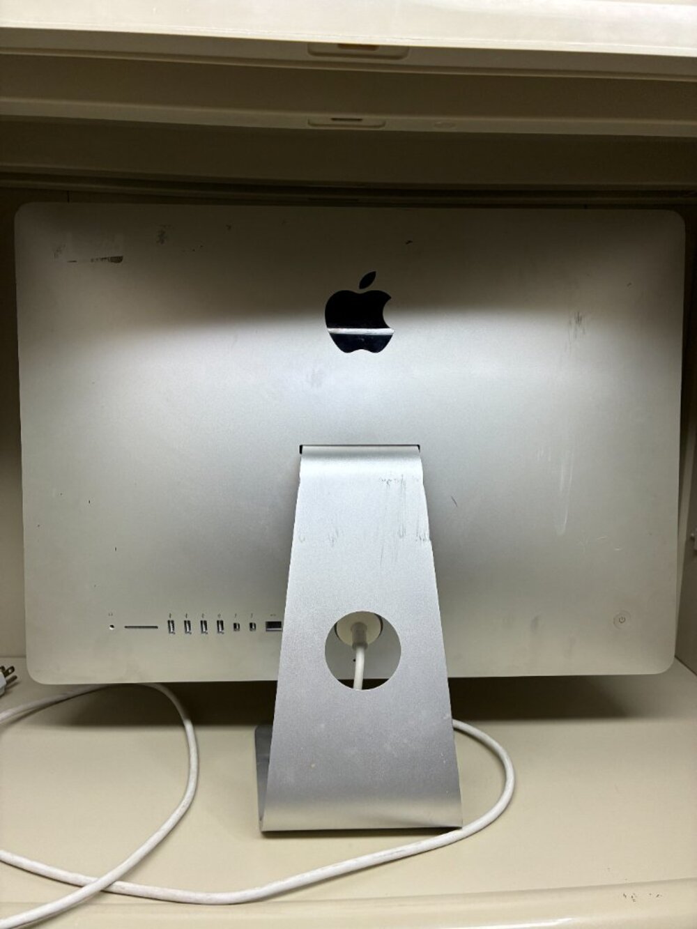 Apple iMac A1418 Computer, Intel Core I5, 2.7ghz, 8gb Memory With Keyboard - Picture 6 of 12